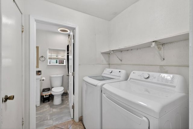 13591 E 5th Street, Parlier, CA 93648