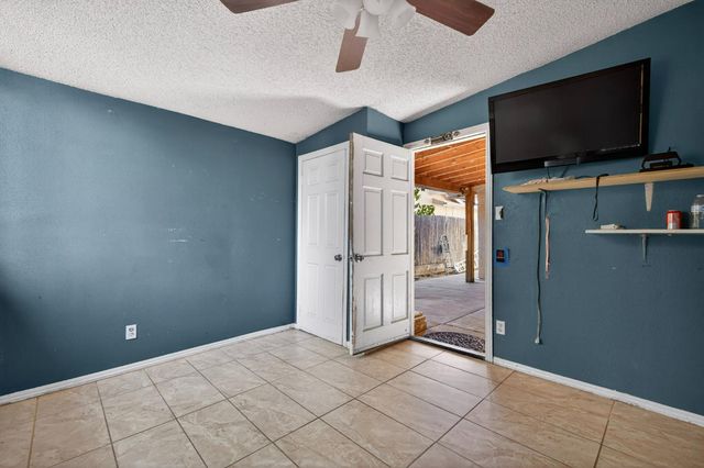 13591 E 5th Street, Parlier, CA 93648