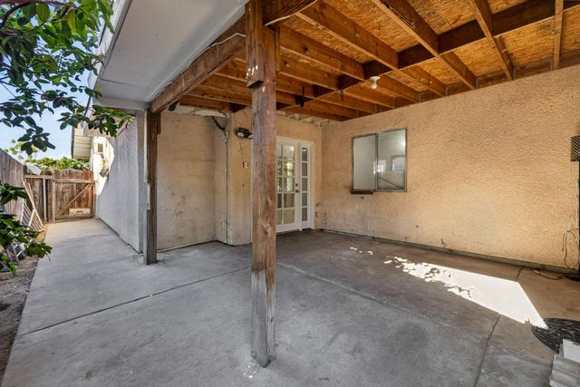 13591 E 5th Street, Parlier, CA 93648