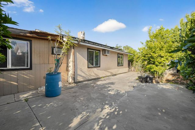 13591 E 5th Street, Parlier, CA 93648