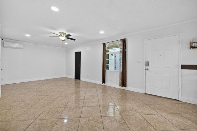 13591 E 5th Street, Parlier, CA 93648