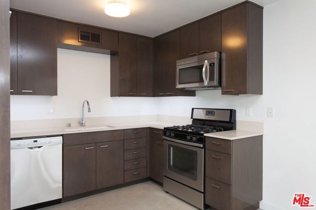 3425 Helms Avenue, Culver City, CA 90232