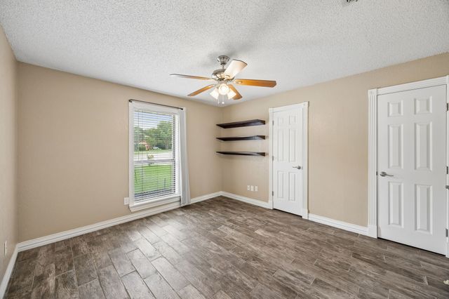 5401 Oak Branch Drive, Arlington, TX 76016