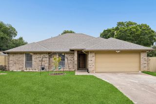 5401 Oak Branch Drive, Arlington, TX 76016