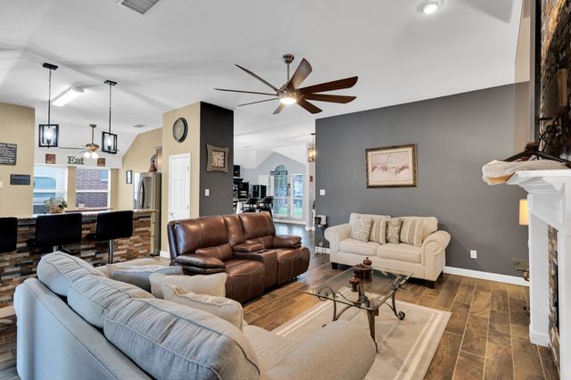 1136 Essex Drive, Cedar Hill, TX 75104