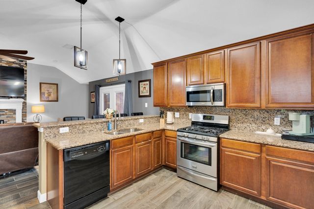 1136 Essex Drive, Cedar Hill, TX 75104