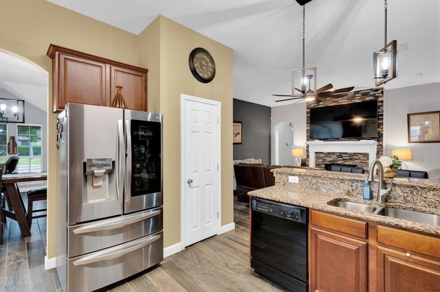 1136 Essex Drive, Cedar Hill, TX 75104