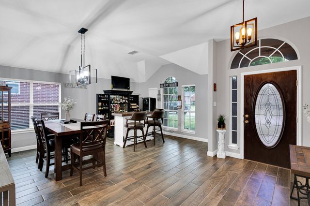 1136 Essex Drive, Cedar Hill, TX 75104