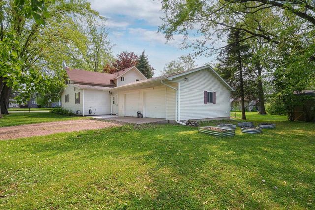400 W Mill Street, Loyal, WI 54446