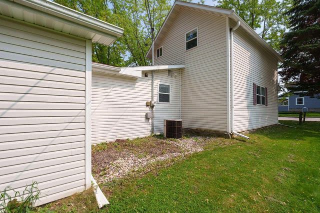400 W Mill Street, Loyal, WI 54446