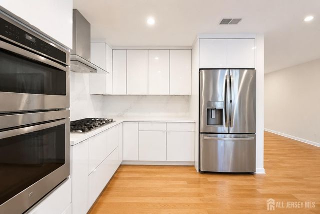 187 Sayre Drive, Plainsboro, NJ 08540