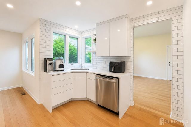 187 Sayre Drive, Plainsboro, NJ 08540