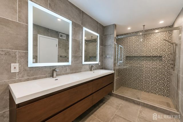 187 Sayre Drive, Plainsboro, NJ 08540