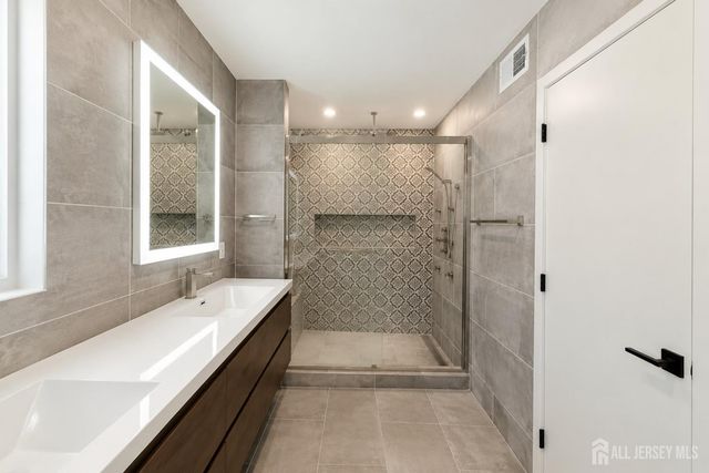 187 Sayre Drive, Plainsboro, NJ 08540