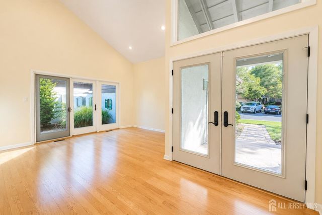 187 Sayre Drive, Plainsboro, NJ 08540