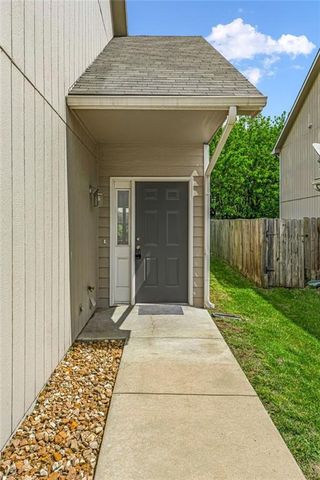 2752 Grand Circle, Lawrence, KS 66047