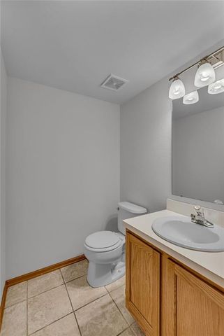2752 Grand Circle, Lawrence, KS 66047