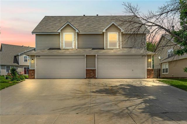 2752 Grand Circle, Lawrence, KS 66047