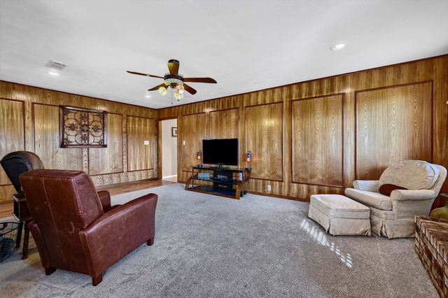 313 Cocopa Drive, Lake Kiowa, TX 76240