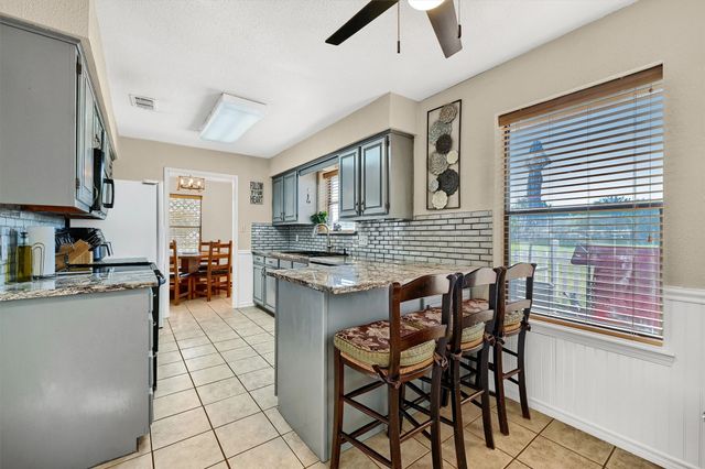 313 Cocopa Drive, Lake Kiowa, TX 76240