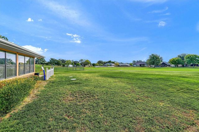 313 Cocopa Drive, Lake Kiowa, TX 76240