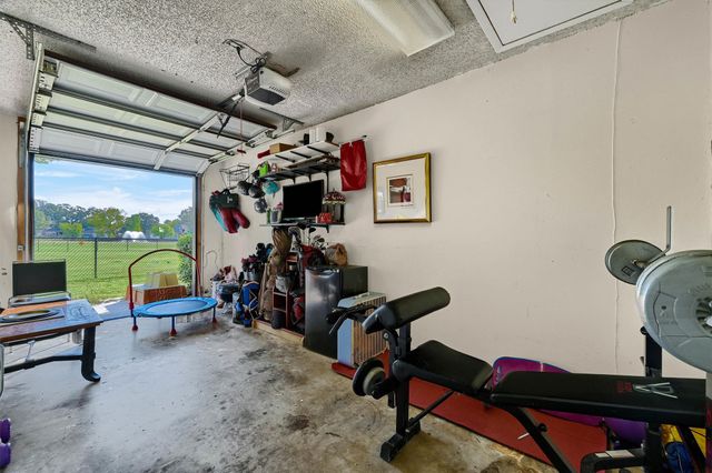 313 Cocopa Drive, Lake Kiowa, TX 76240