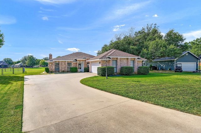313 Cocopa Drive, Lake Kiowa, TX 76240