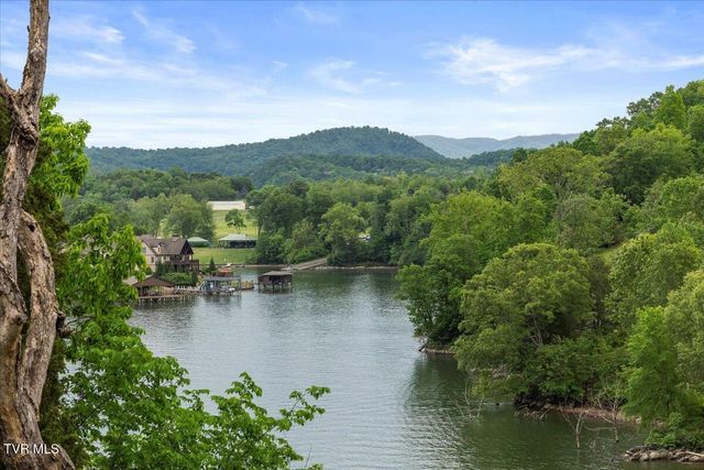 651 Rangewood Road, Piney Flats, TN 37686