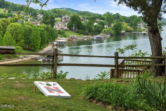 651 Rangewood Road, Piney Flats, TN 37686