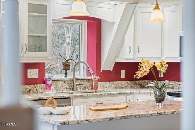 651 Rangewood Road, Piney Flats, TN 37686