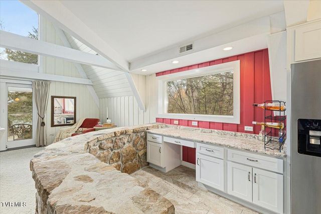 651 Rangewood Road, Piney Flats, TN 37686