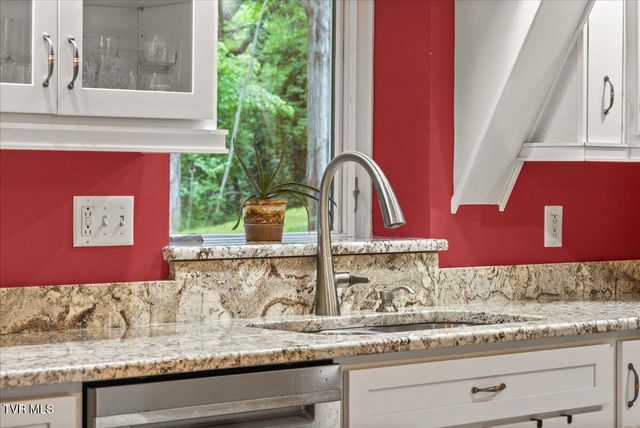 651 Rangewood Road, Piney Flats, TN 37686