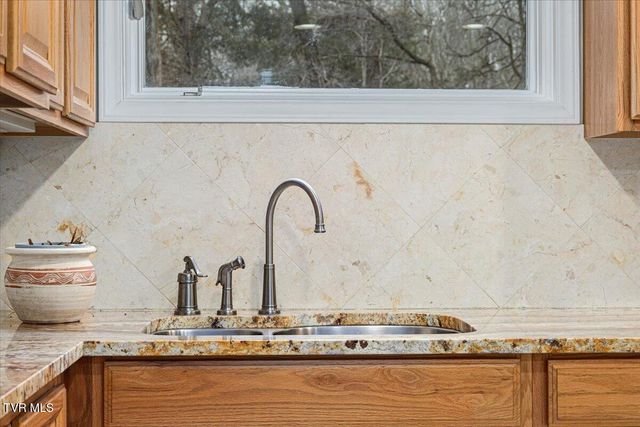 651 Rangewood Road, Piney Flats, TN 37686