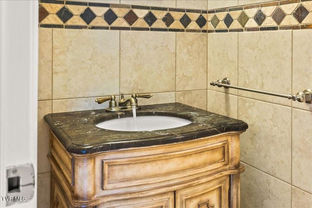 651 Rangewood Road, Piney Flats, TN 37686