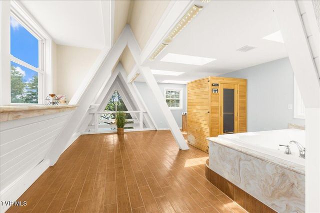 651 Rangewood Road, Piney Flats, TN 37686