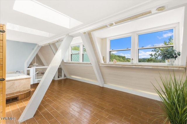 651 Rangewood Road, Piney Flats, TN 37686