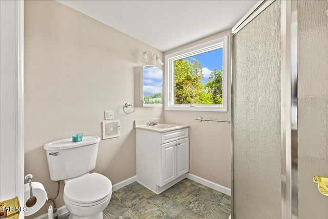 651 Rangewood Road, Piney Flats, TN 37686