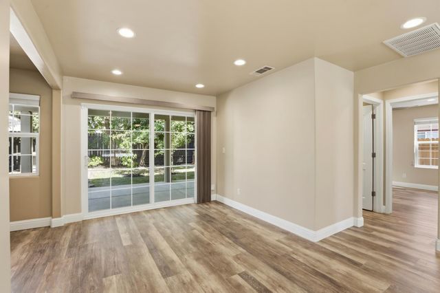 5905 65th St, Sacramento, CA 95824