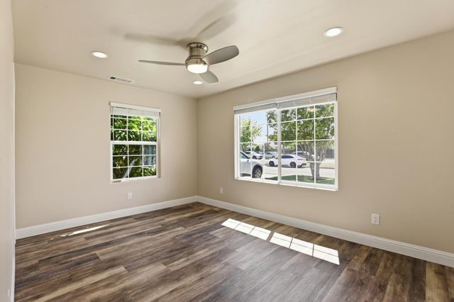 5905 65th St, Sacramento, CA 95824