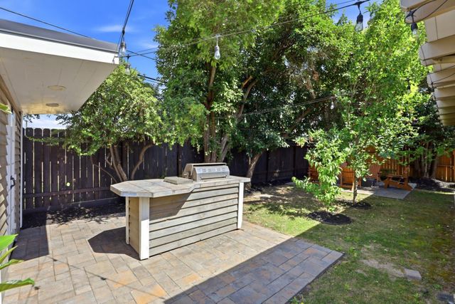5905 65th St, Sacramento, CA 95824
