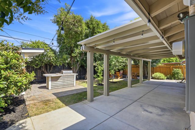 5905 65th St, Sacramento, CA 95824