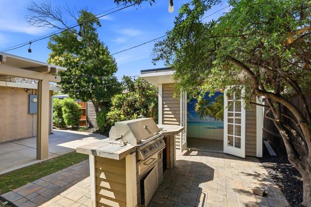 5905 65th St, Sacramento, CA 95824