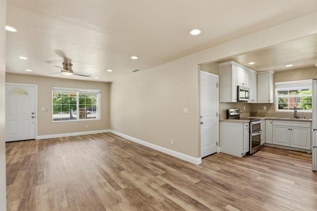 5905 65th St, Sacramento, CA 95824