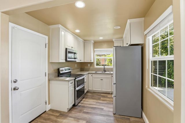 5905 65th St, Sacramento, CA 95824