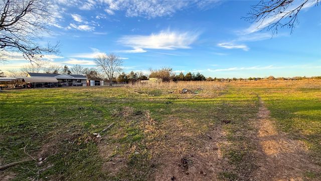 2449 E Fm 120, Denison, TX 75021