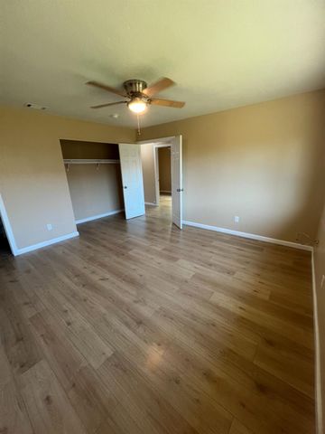 1048 Aspen Dr, Manteca, CA 95336