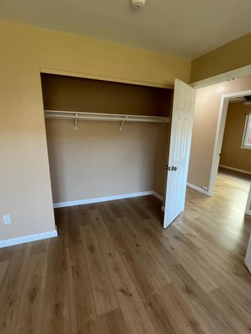 1048 Aspen Dr, Manteca, CA 95336