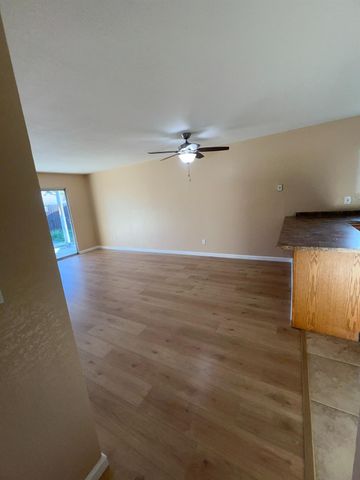 1048 Aspen Dr, Manteca, CA 95336