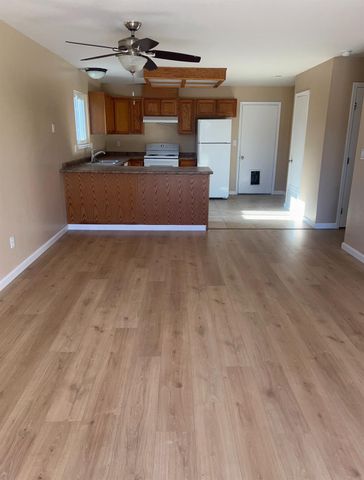 1048 Aspen Dr, Manteca, CA 95336