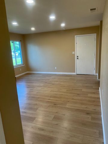 1048 Aspen Dr, Manteca, CA 95336